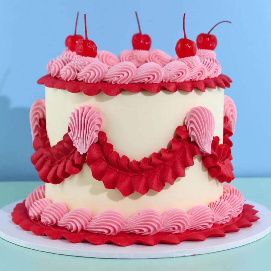 Cake Decorating Vintage Inspired